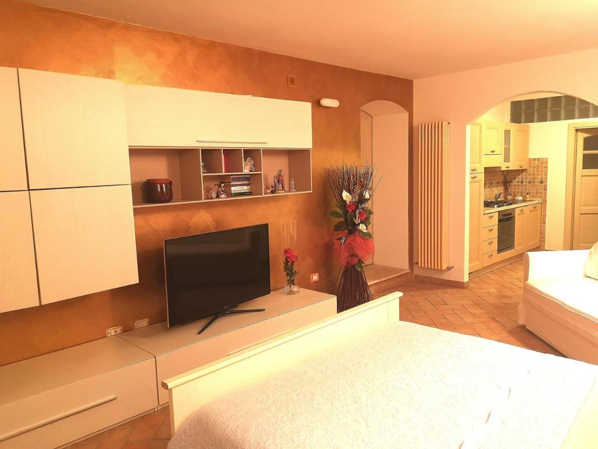 Hotel Casa Mica Abbadia San Salvator Esterno foto